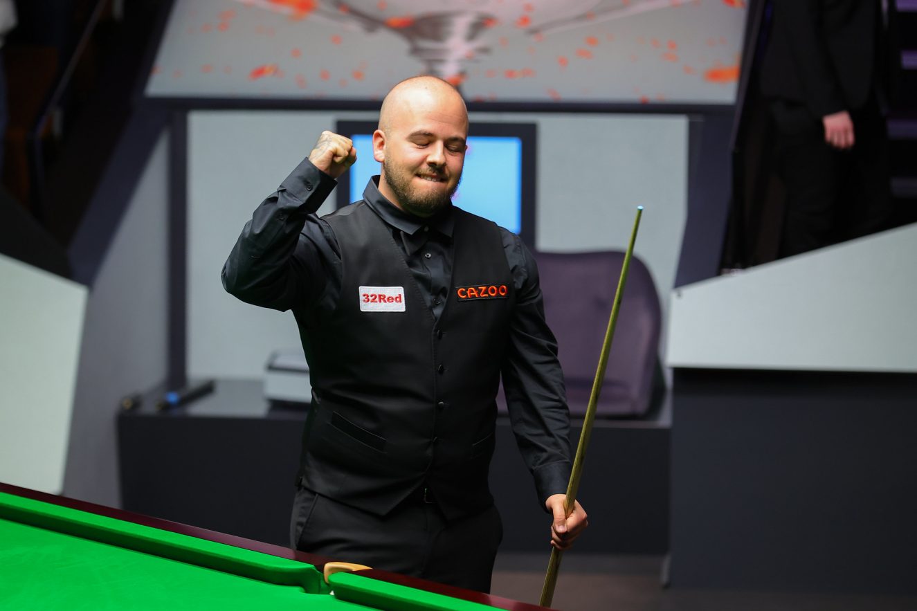 李昊桐在前 李昊桐在前