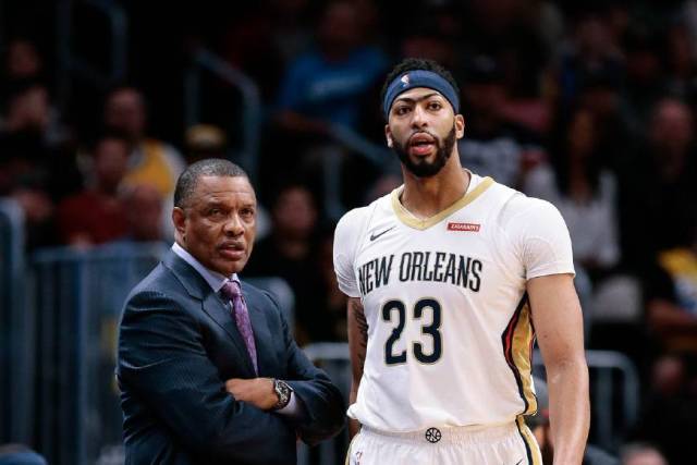 利用边后卫 利用边后卫