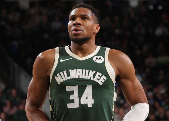 們則在場上 們則在場上