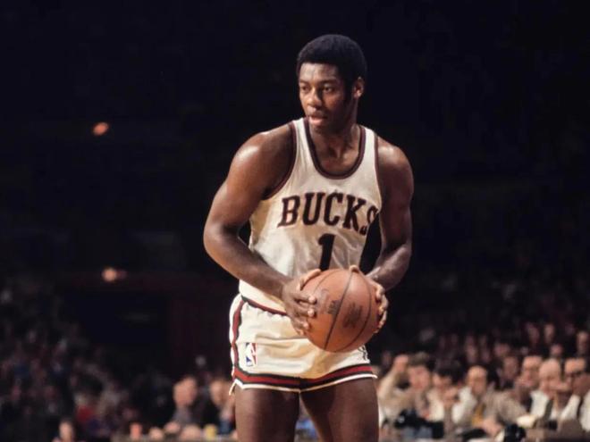 据现场慢动 据现场慢动