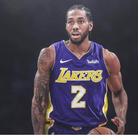 投掷杂物并 投掷杂物并